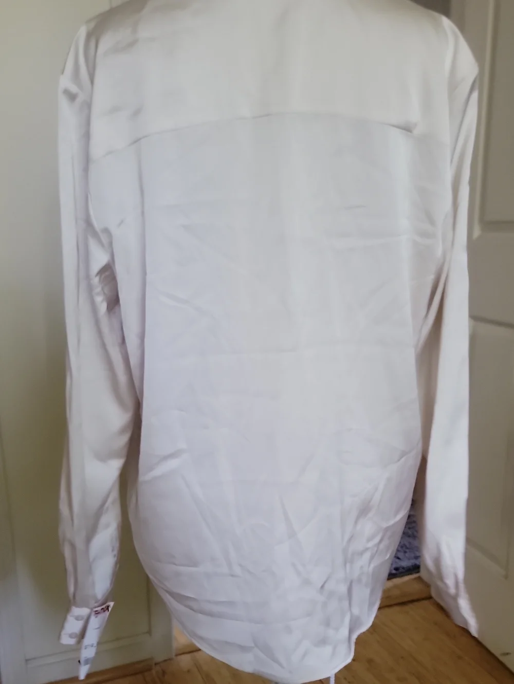 Classic Long-Sleeve Button-Up Shirt in Light Cream